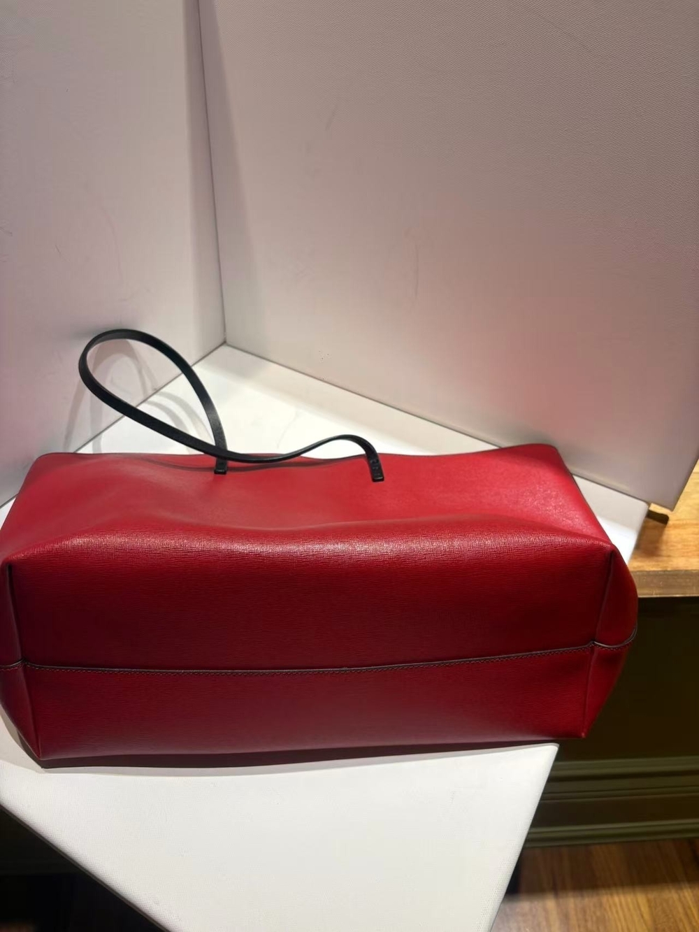 Red Leather Tote Bag with Eye Accent - Designer Style - Picture 3 of 5